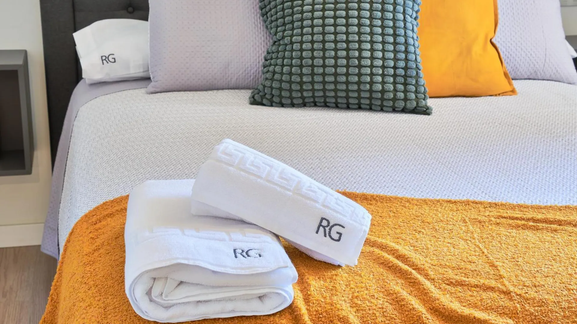 Konukevi Rg Duque De Aveiro Otel Málaga
