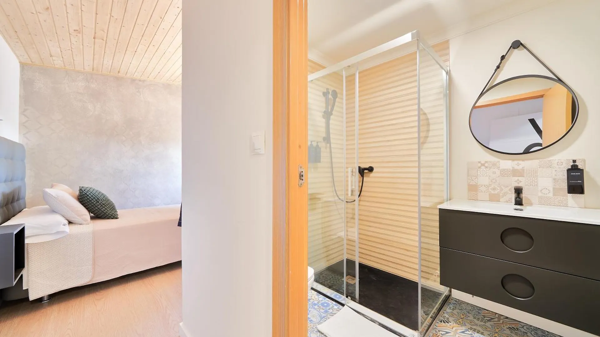 Konukevi Rg Duque De Aveiro Otel Málaga